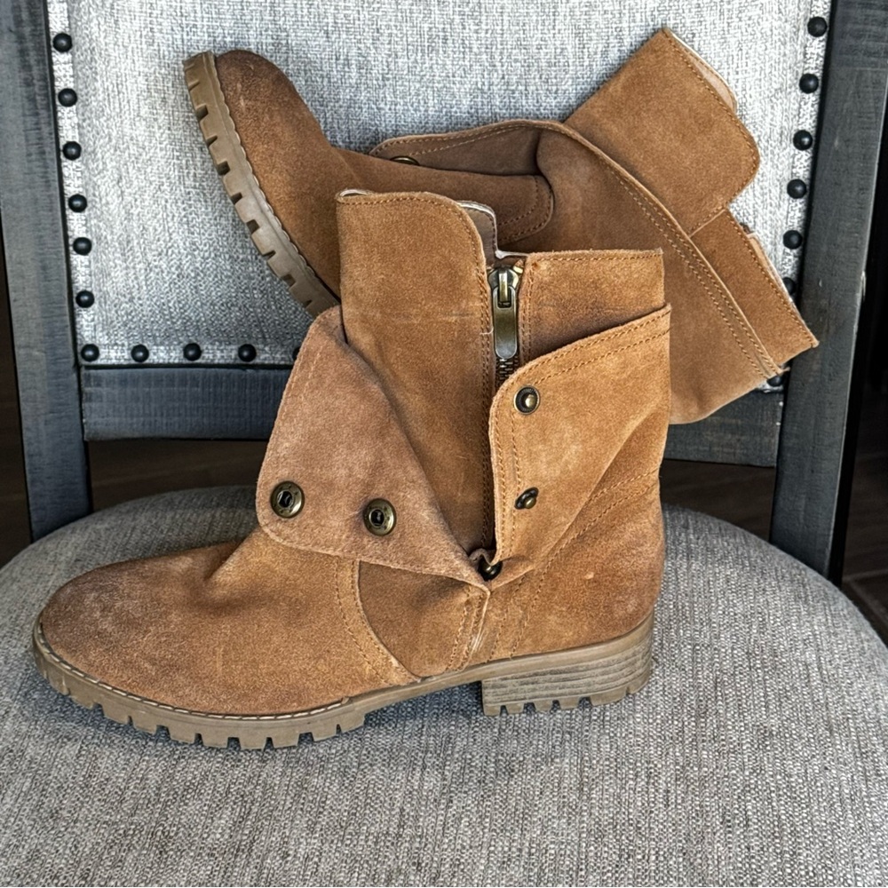 Chinese Laundry Brown Suede Ankle Bootd